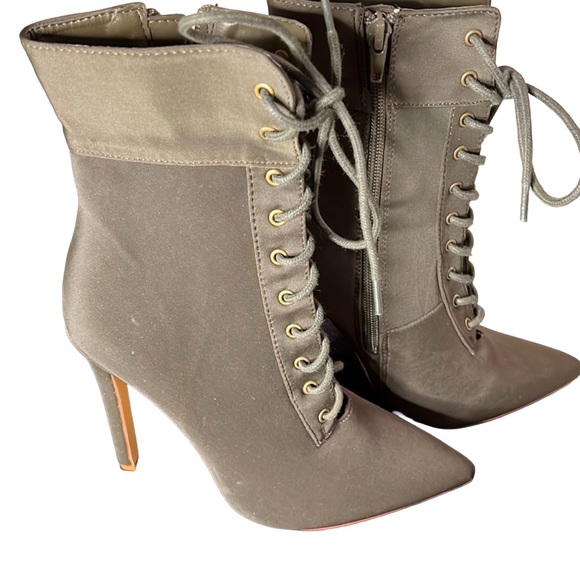 Olivia suede finish boots size 7 5 “ heel almost new‎ condition - Picture 1 of 5